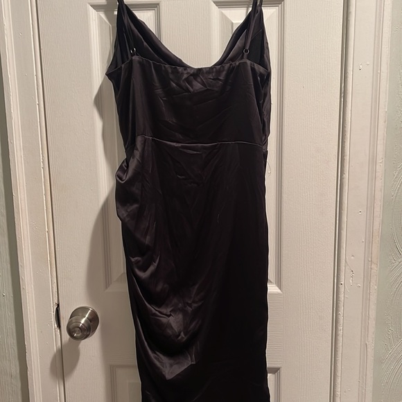 Black silk dress - Picture 4 of 5